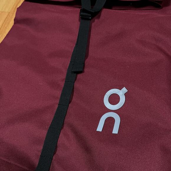 On Cloud Ambassador Backpack Tote Running Bag Unisex Red Pack Bag - Picture 2 of 9